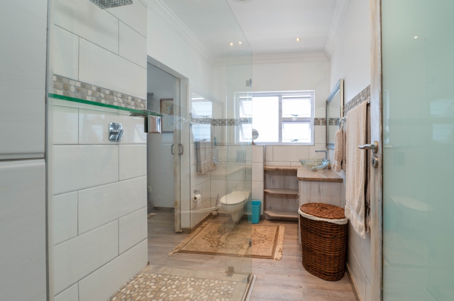 4 Bedroom Property for Sale in Outeniqua Strand Western Cape